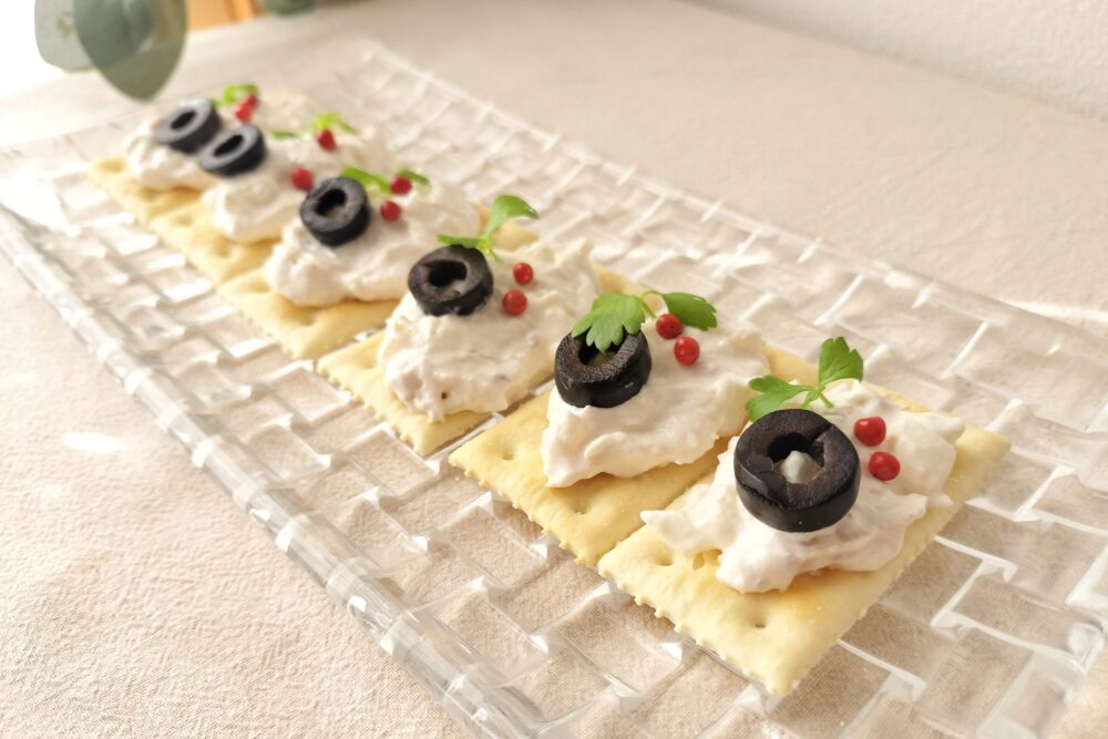 ツナクリームチーズリエットのクラッカー