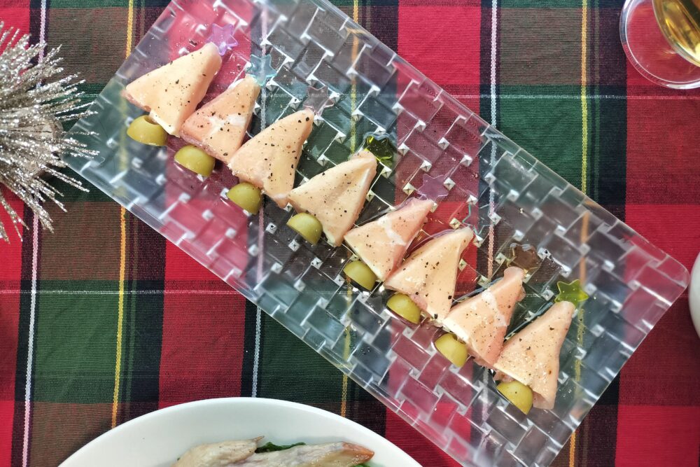 チーズの生ハム巻きツリー