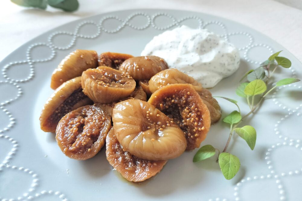 ドライいちじくの紅茶漬け紅茶ヨーグルト添え