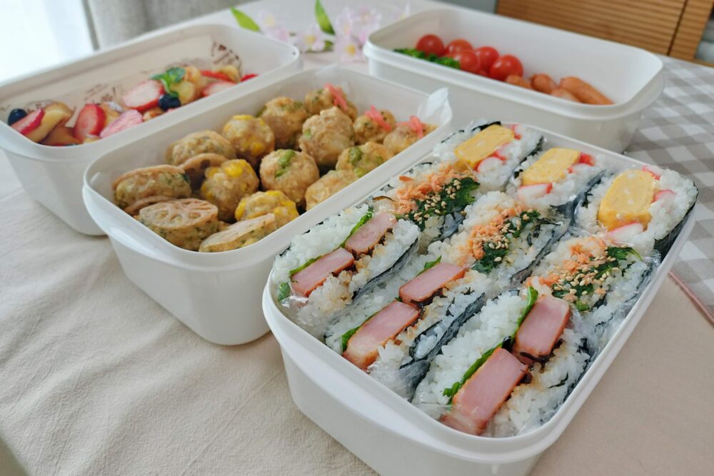 タッパーで持ち寄りおしゃれピクニック弁当